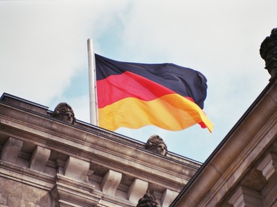 german-flag-reischstag_large