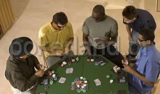 Μπλοφάροντας στο Limit Hold’em πόκερ