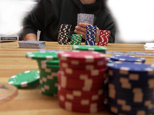 κόντρα στο τραπέζι του πόκερ