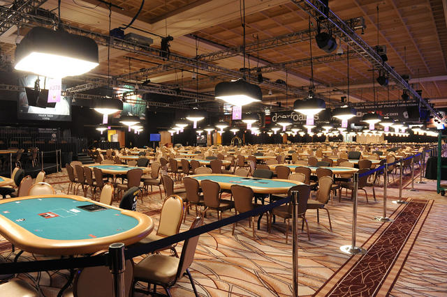 aaaaaHundreds_of_table_will_greet_the_thousands_of_2011_WSOP_players